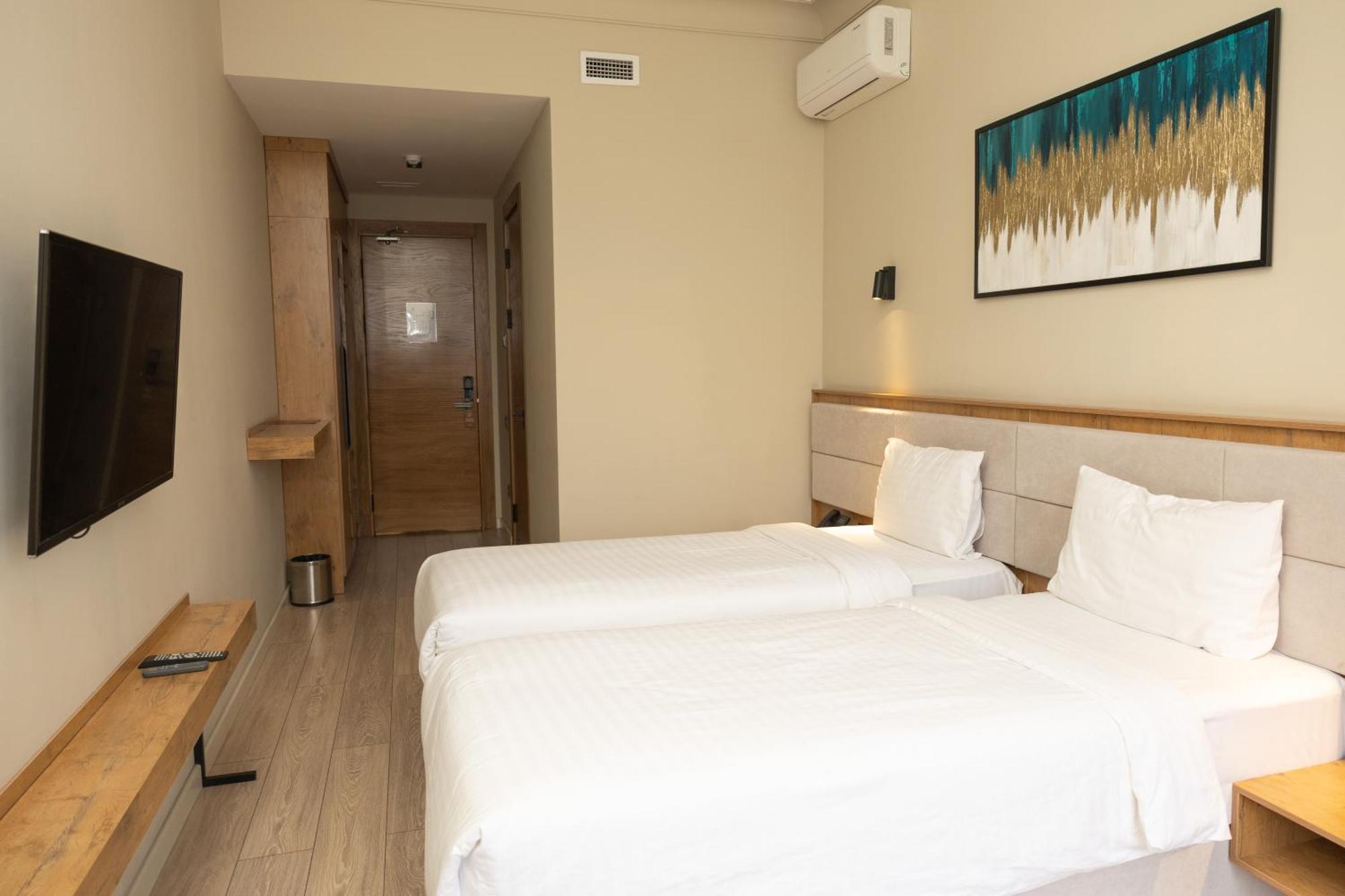 Hotel Marwa Tashkent Pool&Spa 外观 照片